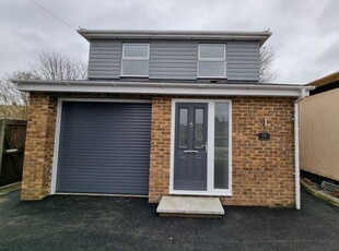 Detached house to rent in Sandwich Road, Eythorne CT15