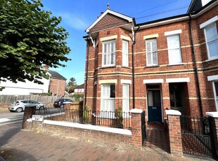 End terrace house to rent in East Cliff Road, Tunbridge Wells TN4