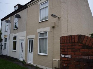 End terrace house to rent in Oak Street, Burton-On-Trent, Staffordshire DE14