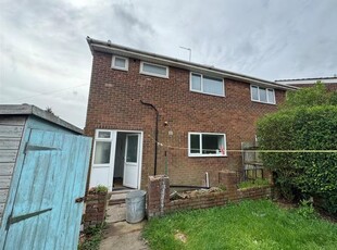 End terrace house to rent in Telford Road, Walsall WS2
