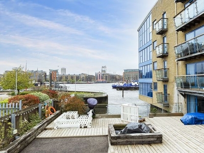 Flat for sale in St. Katharines Way, London E1W