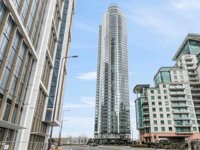 Flat for sale in The Tower, St. Georges Wharf, London SW8