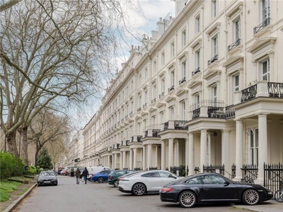 Flat for sale in Westbourne Terrace, Bayswater W2