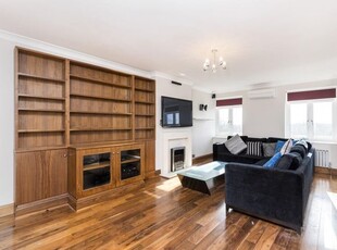 Flat to rent in Barrie House, Lancaster Gate, Hyde Park, London W2.