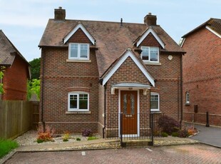 Flat to rent in Blackthorn Close, Tadley RG26