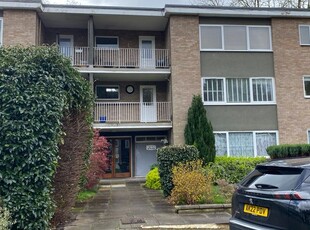 Flat to rent in By The Wood, Watford WD19