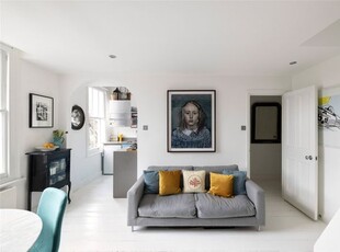 Flat to rent in Cambridge Gardens, North Kensington, London W10