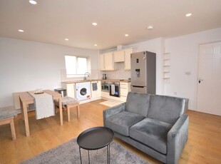 Flat to rent in Capital Point, Temple Place, Reading RG1