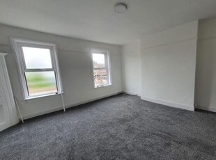 Flat to rent in Chapel Lane, Liverpool L37