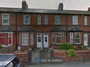 Flat to rent in Chester Road, Helsby, Frodsham WA6
