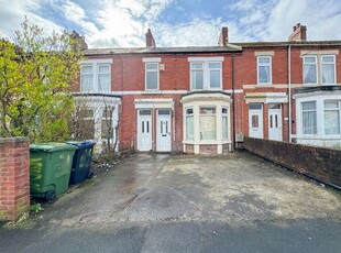 Flat to rent in Clephan Street, Dunston, Gateshead NE11