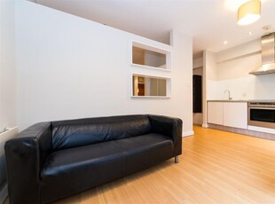 Flat to rent in Copperas Street, Manchester M4