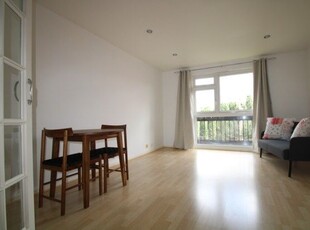 Flat to rent in Cotelands, Croydon CR0