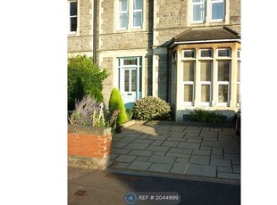 Flat to rent in Cotham Lawn Road, Bristol BS6