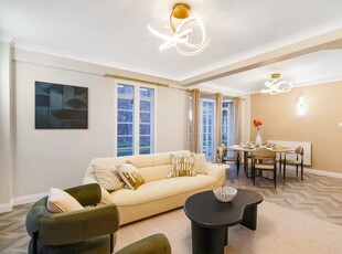 Flat to rent in Dorset House, Gloucester Place NW1