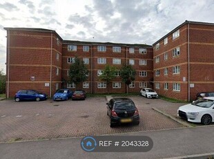 Flat to rent in Edward Court, Aldershot GU11