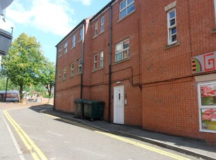 Flat to rent in Far Gosford Street, Stoke CV1