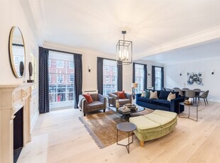 Flat to rent in Flat 18, 35- 37 Grosvenor Square, London W1K