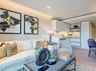 Flat to rent in Garrett Mansions, Paddington W2