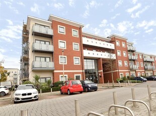 Flat to rent in Heron House, Rushley Way, Reading, Berkshire RG2