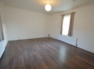Flat to rent in High Street, Cowdenbeath KY4