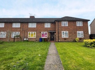 Flat to rent in Humber Avenue, South Ockendon RM15