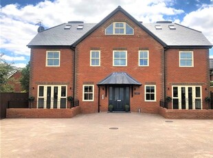 Flat to rent in Hurlingham House, Quebec Road, Henley-On-Thames, Oxfordshire RG9