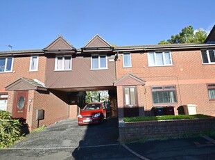 Flat to rent in Ivanhoe Court, Bolton BL3