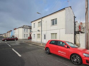 Flat to rent in Janet Street, Splott, Cardiff CF24