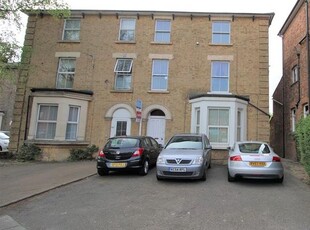 Flat to rent in Kimbolton Road, Bedford MK40