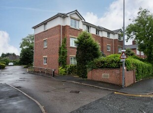 Flat to rent in Lever Court, Salford M7