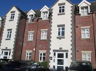 Flat to rent in Manchester Road, Wardley, Swinton, Manchester M27