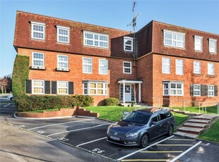 Flat to rent in Milton Gardens, Wokingham, Berkshire RG40