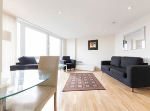 Flat to rent in Raphael House, 250 High Street, Ilford IG1