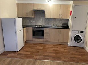 Flat to rent in Shenley Road, Borehamwood WD6