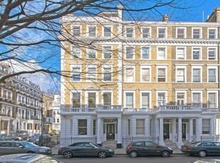 Flat to rent in Southwell Gardens, South Kensington, London SW7