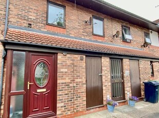 Flat to rent in St Vincent Court, Felling, Gateshead NE8