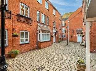 Flat to rent in The Woolpack, Market Street, Warwick CV34