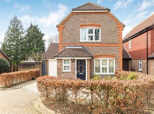 Link-detached house for sale in Cheriton Close, Cockfosters, Hertfordshire EN4