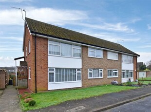 Maisonette to rent in Gorse Road, Cookham, Maidenhead, Berkshire SL6