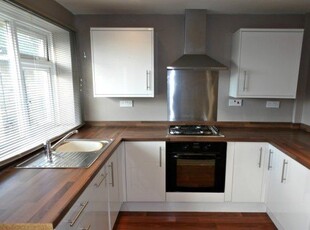 Maisonette to rent in The Chestnuts, Nottingham NG4