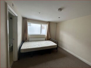 Room to rent in Albany Road, Earlsdon, Coventry CV5