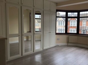 Room to rent in Castleton Road, Goodmayes, Ilford IG3