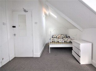 Room to rent in Double Room, Hampstead Road, Benwell NE4