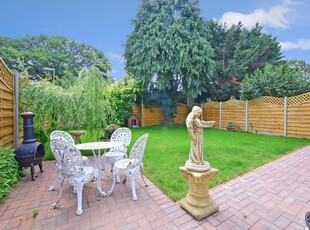 Semi-detached bungalow to rent in Clare Crescent, Leatherhead KT22