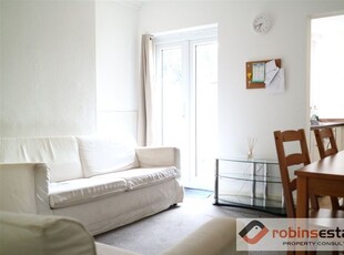 Semi-detached house to rent in Abbey Road, Beeston, Nottingham NG9