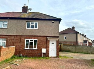 Semi-detached house to rent in Beechwood Road, Slough SL2