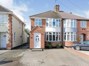 Semi-detached house to rent in Heath Road, Ipswich IP4