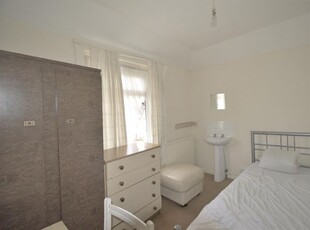 Shared accommodation to rent in Westbrook, Bournemouth BH1