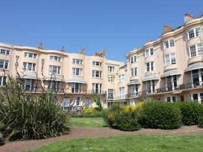 Studio flat for rent in Bedford Square, Brighton Seafront, BN1